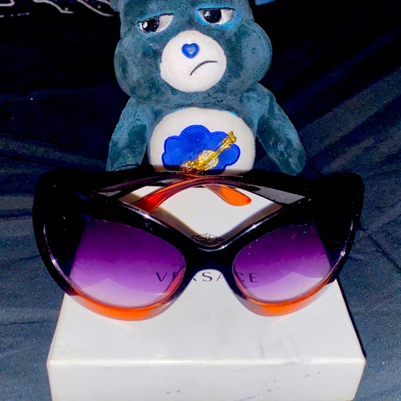 Versace Shades - Picture 2 of 3